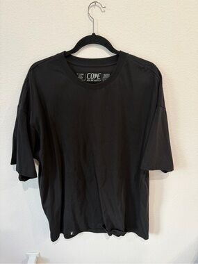 Cove Black Short-Sleeve Crew Neck Tee